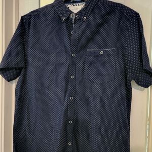 Short sleeve button up